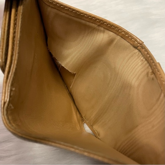 Chanel Timeless CC Caviar Leather Bifold Wallet - Picture 11 of 12